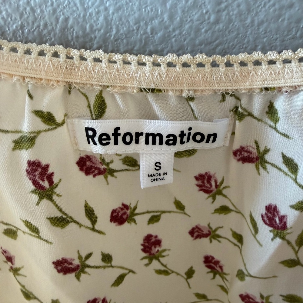 Reformation yellow red rose floral Mya 100% silk cropped tank Women’s sz S NWOT - Picture 4 of 6